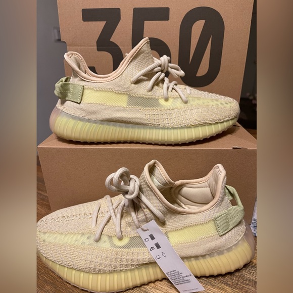 Adidas YEEZY BOOST 350 V2 - Picture 1 of 5